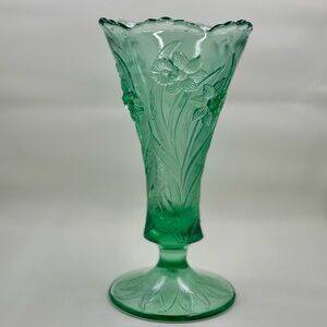 Vintage Fenton Art Glass Vase Daffodil Pattern Sea Mist Green 1990/1991